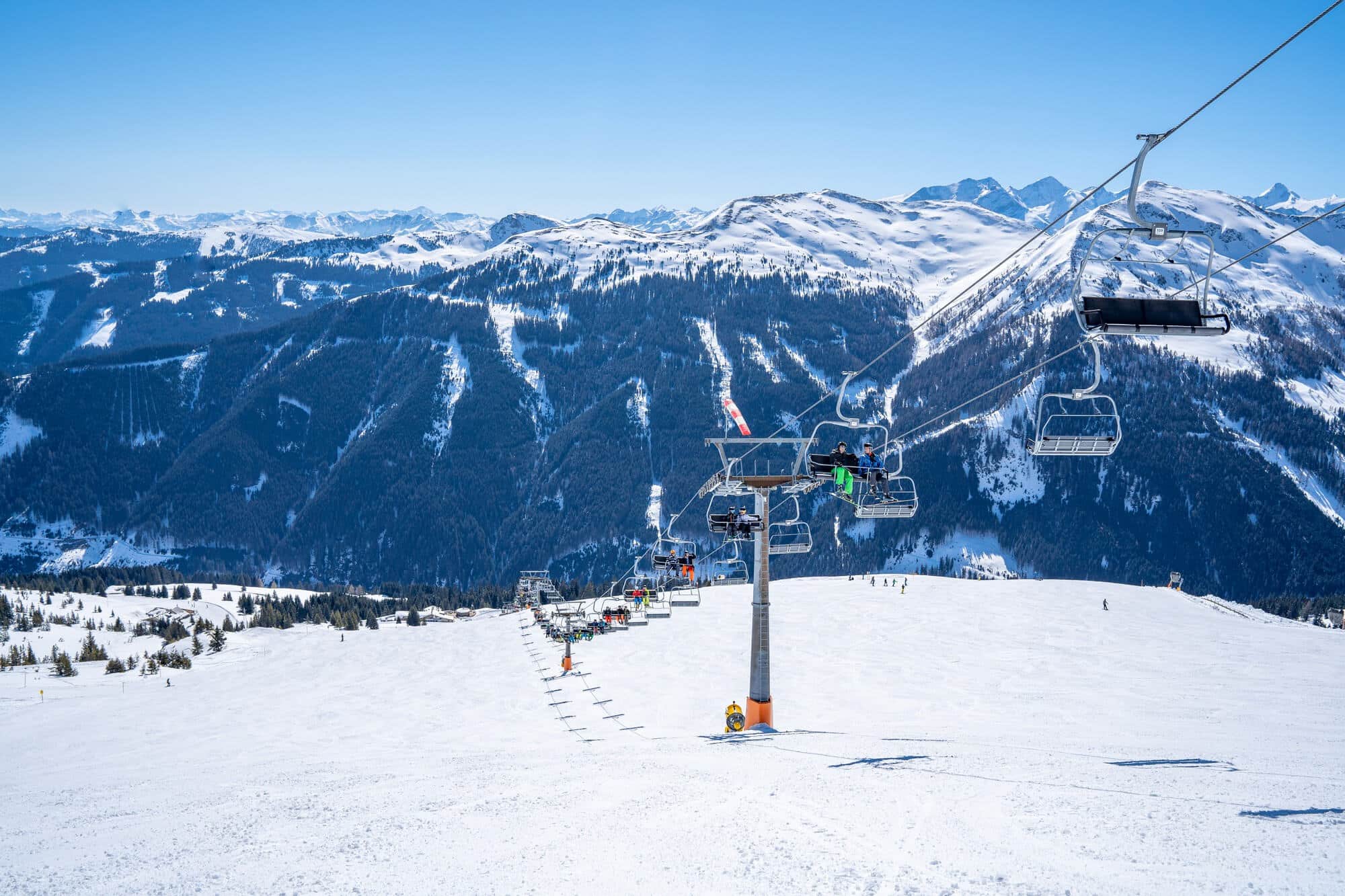 Ski chair lift - Colorado Ski Resorts See More Than 3000 Injuries in 2023/2024